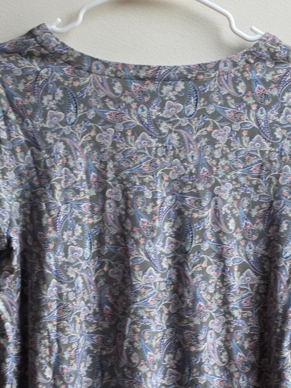 J. Jill Gray/Purple Paisley V-Neck Jersey Size Medium - Picture 13 of 15